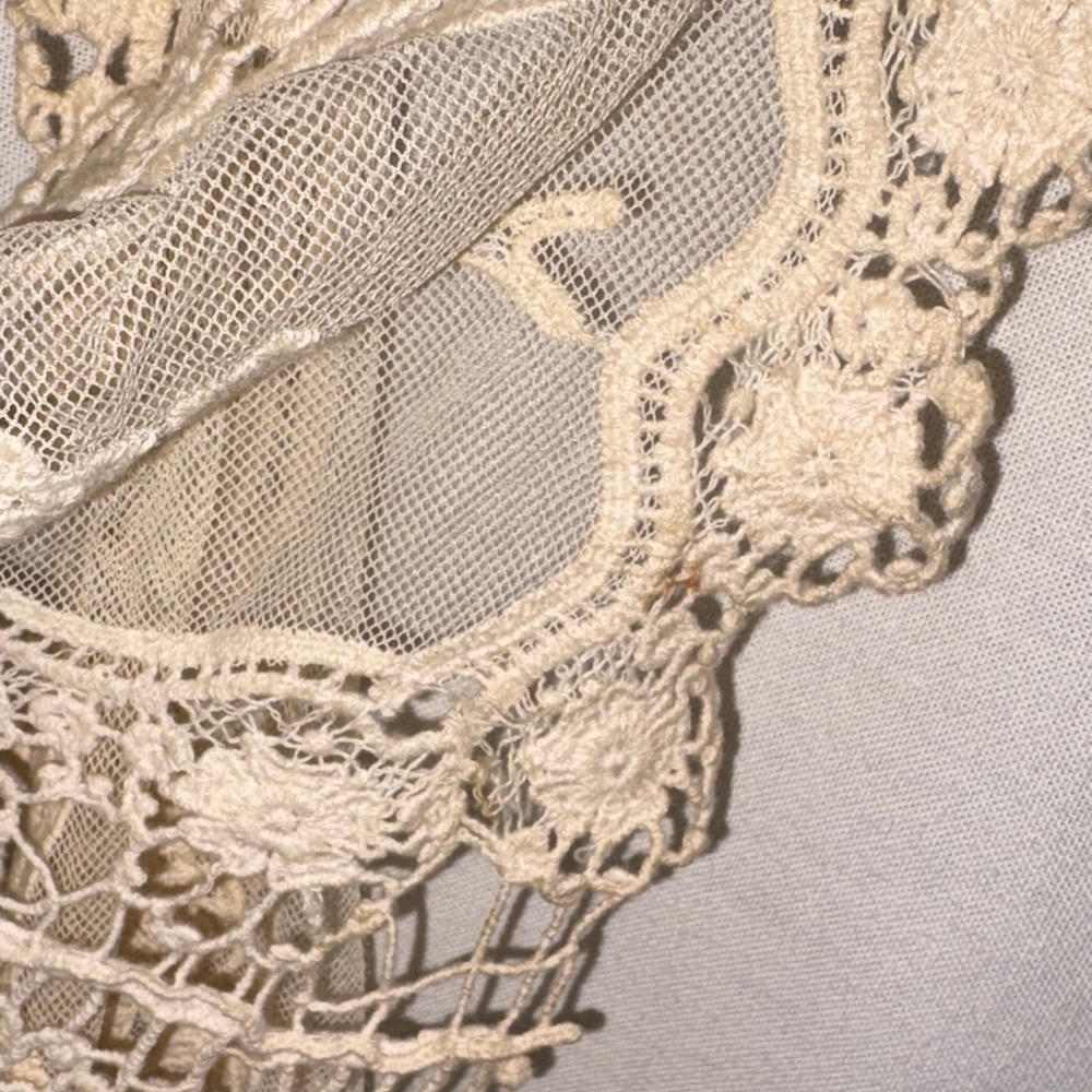 Blue Bird Sheer Lace Overlay Vest in Cream - Picture 4 of 4